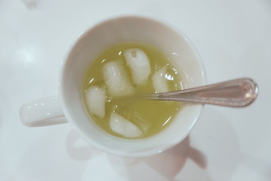 バンビウォータークリアプロテイン　氷を入れた