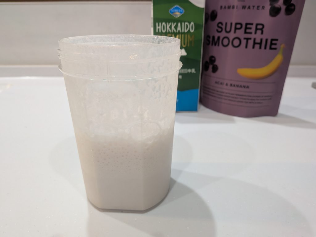バンビウォータースーパースムージー　牛乳割り　混ぜたあと